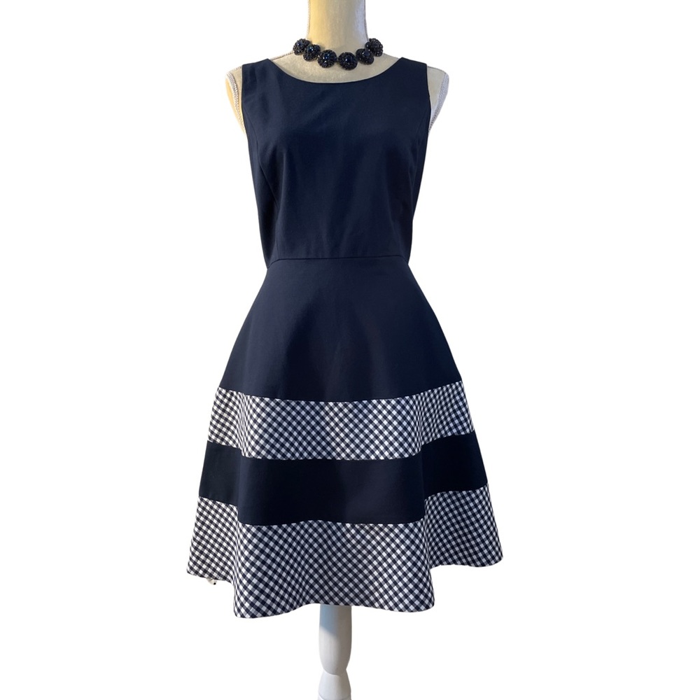 Gorgeous NWT Tommy Hilfiger Dress Women's Size 4